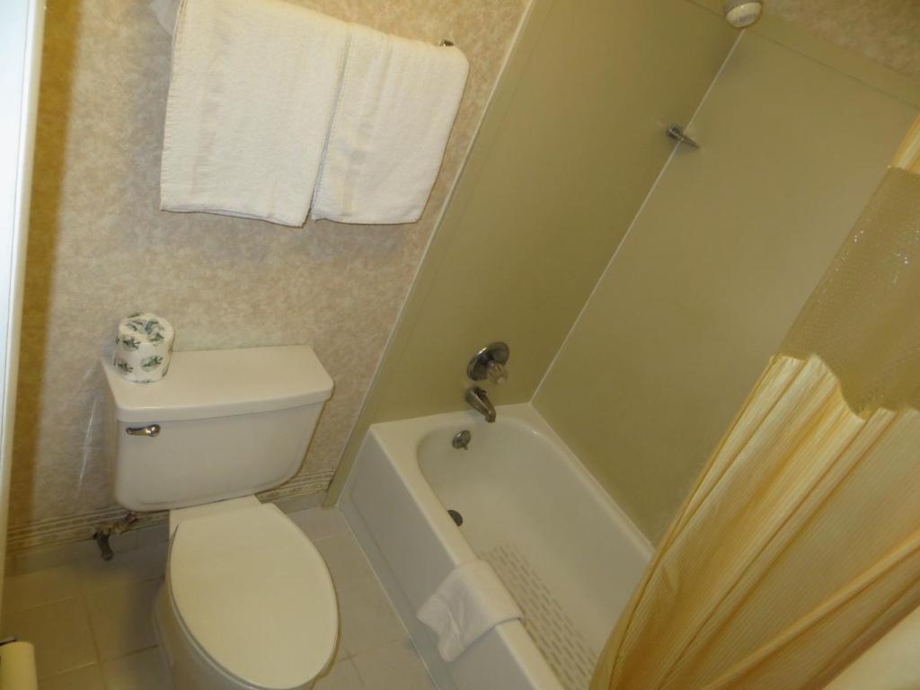 Howard Johnson By Wyndham Commerce Ga Habitación foto